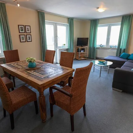 Apartamento Haus Flora - *