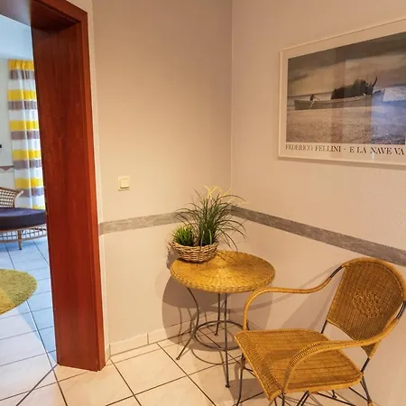 Apartment Haus Flora - Ferienwohnungen *
